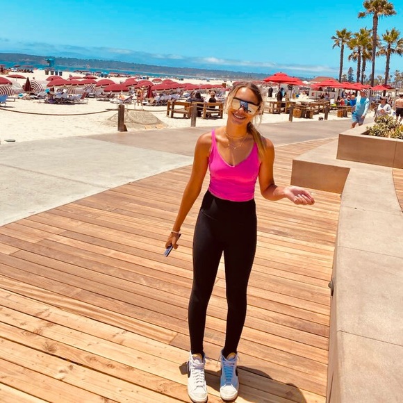 Meet your Posher, Ava - Picture 1 of 1